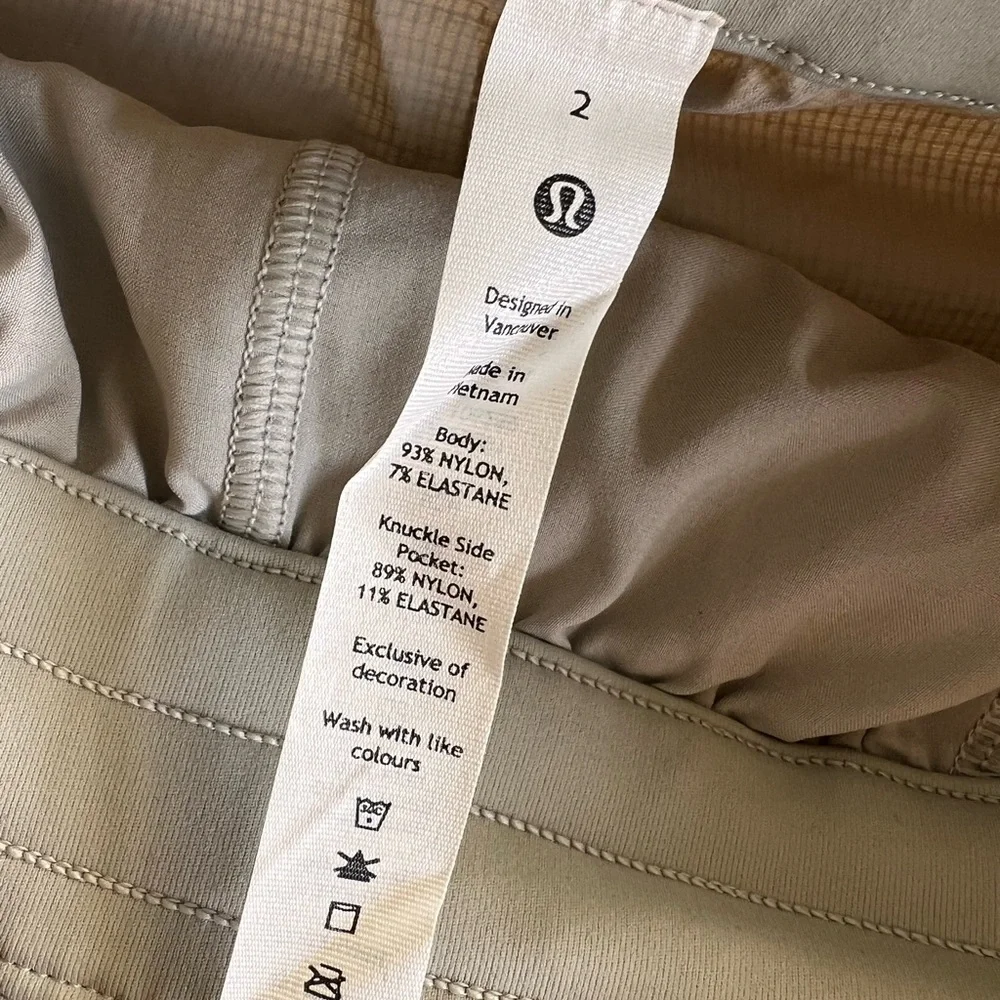 NWOT Lululemon Beige Patterned Drawstring Shorts - Picture 5 of 8